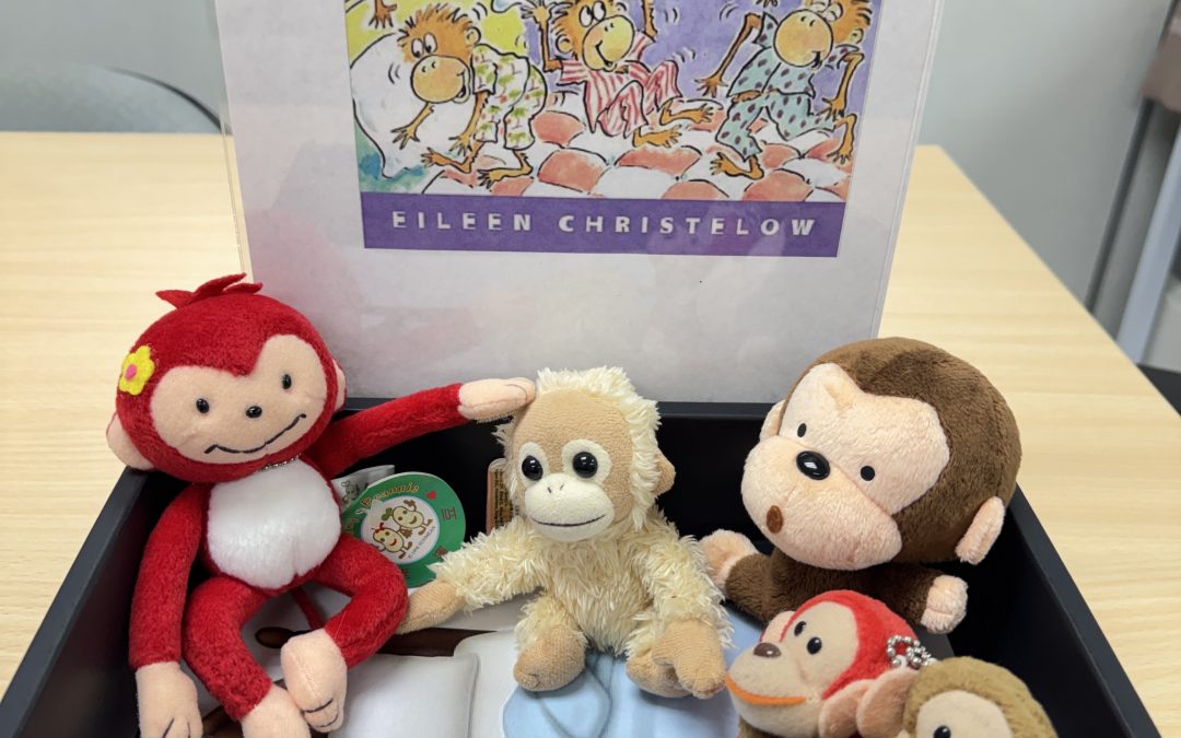 小亨利-Five little Monkey Jumping on the Bed